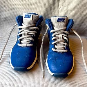 Boys size 13c Nike basketball shoes.